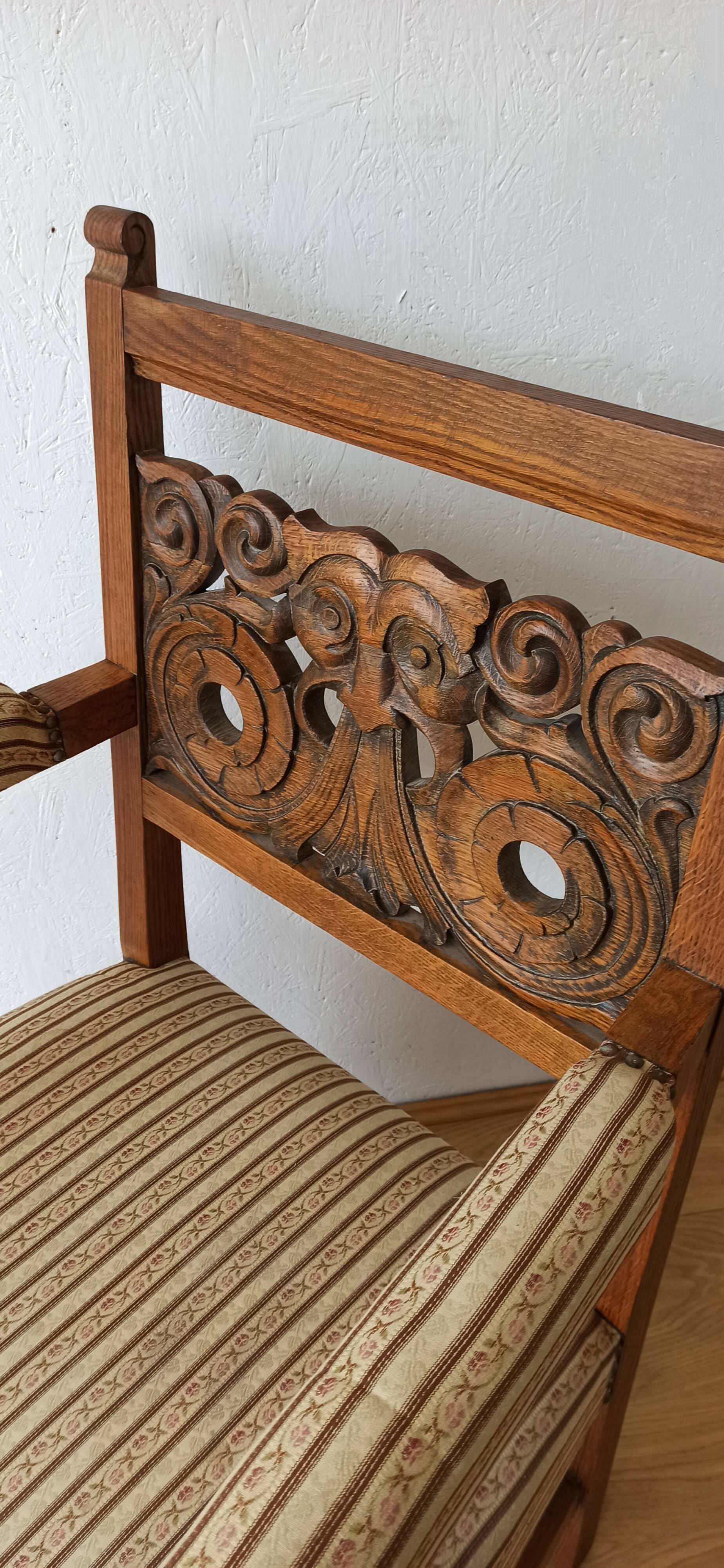 Pair of thrones vintage incredible chairs.