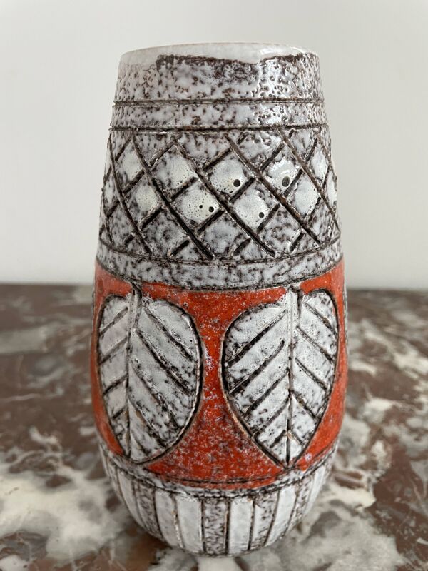 Vase Fratelli Fanciullacci sgraffito années 50 orange décor feuilles, signé, numéroté