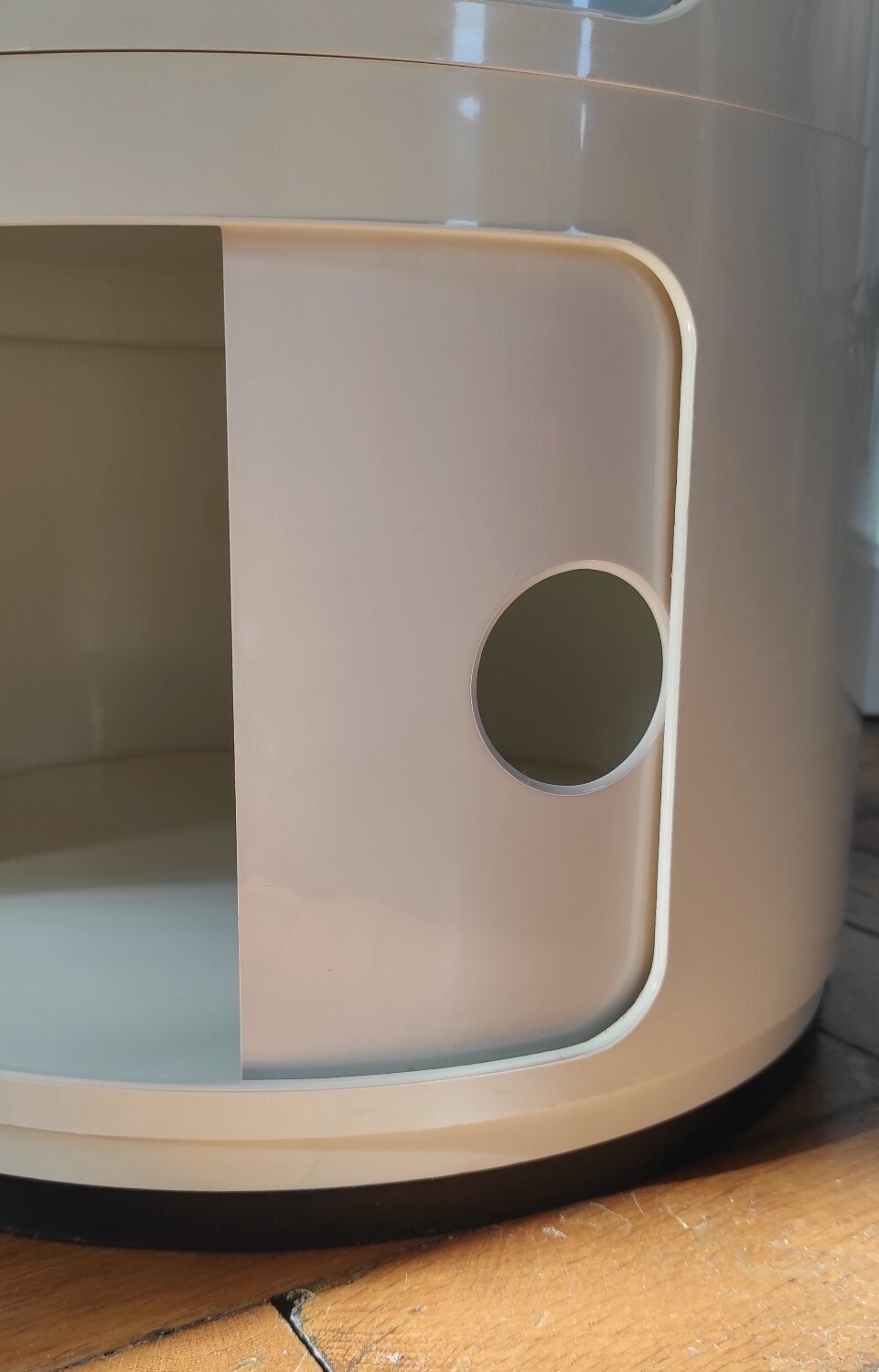 Pair of vintage white/cream Componibili bedside tables - Kartell