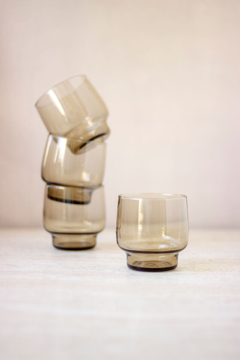 4 verres à eau en verre fumé