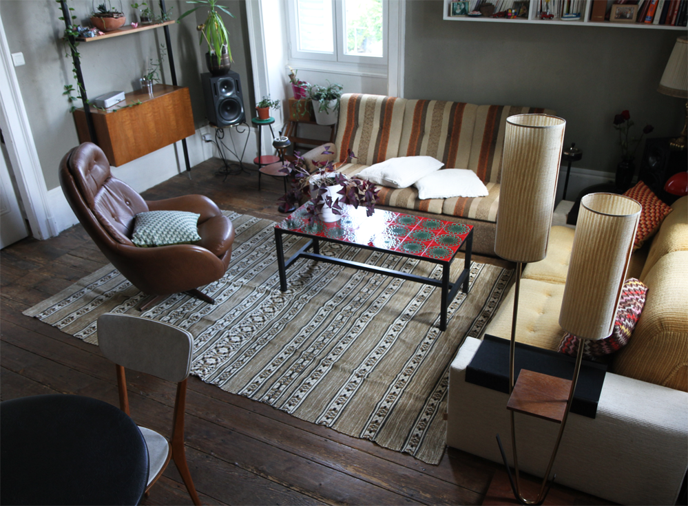 Ethnic carpets in wool 256 x 174cm