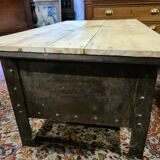 Table de salon en fer riveté et bois