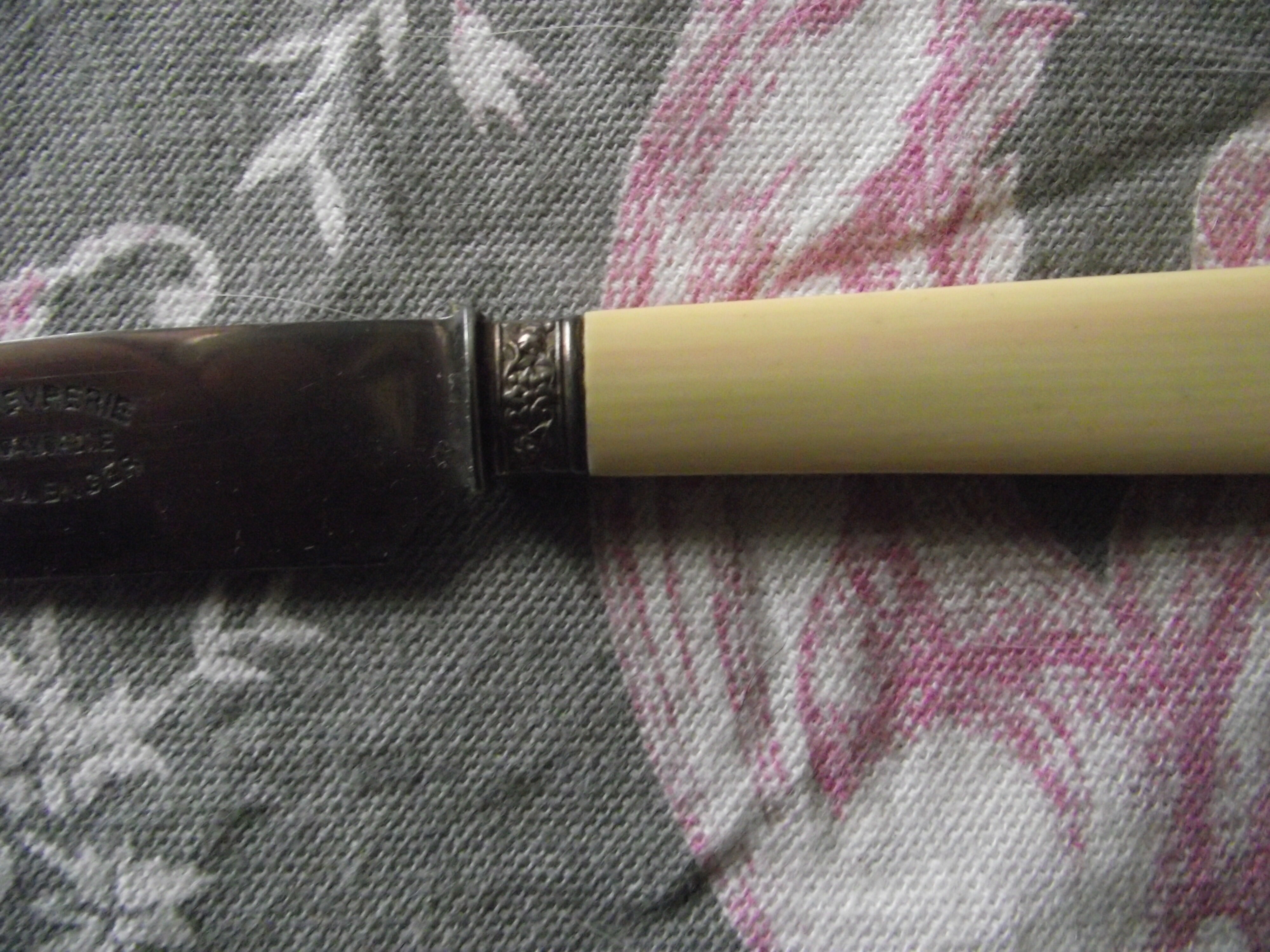 Set of 10 dessert knives or silver cheese from Boulenger.