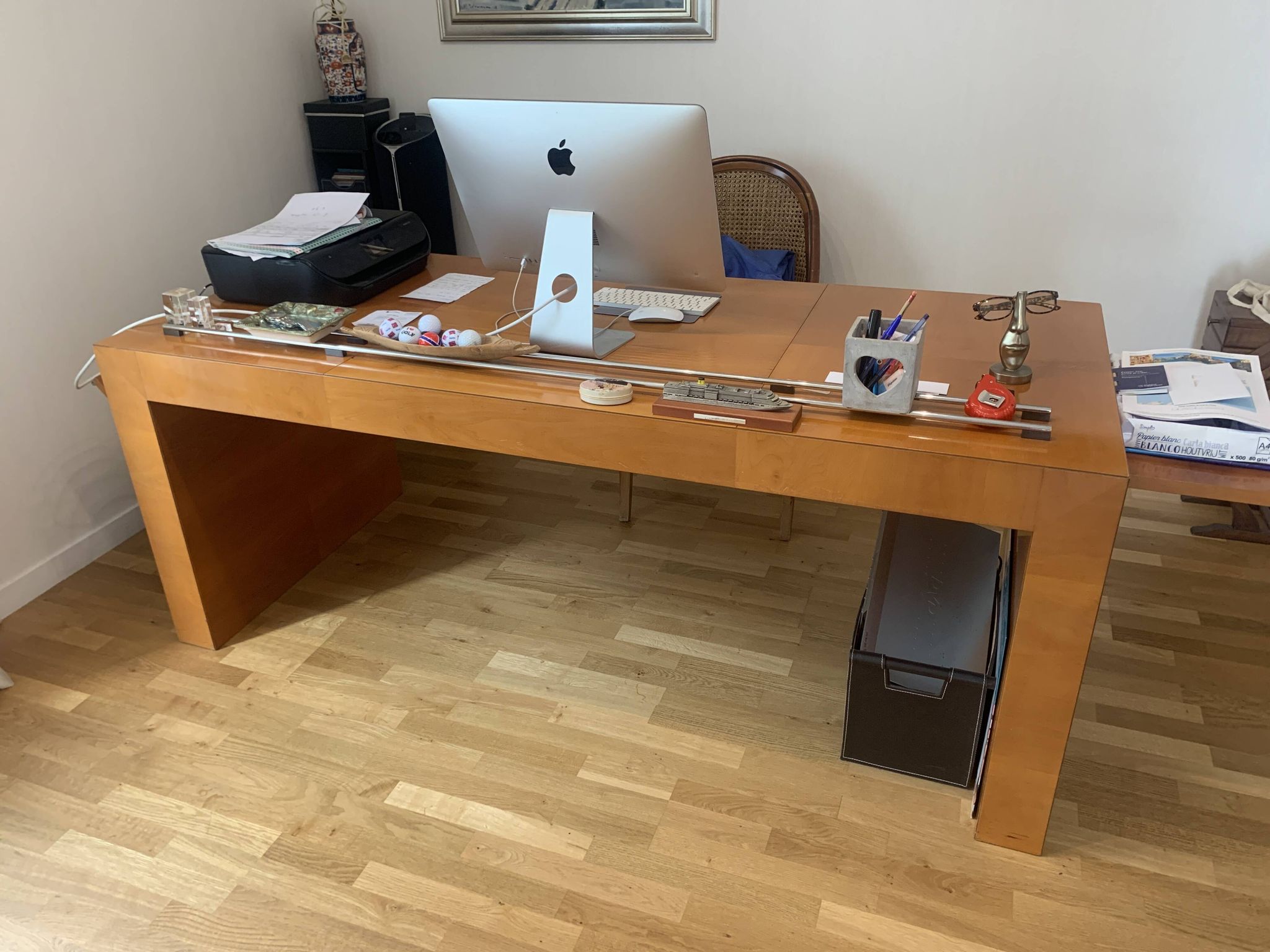 Bureau moderniste Jame Tresserra Clapes