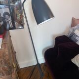 Lampadaire gris anthracite Gubi Grossman collection Grässhoppa