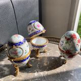 Porcelain egg on foot