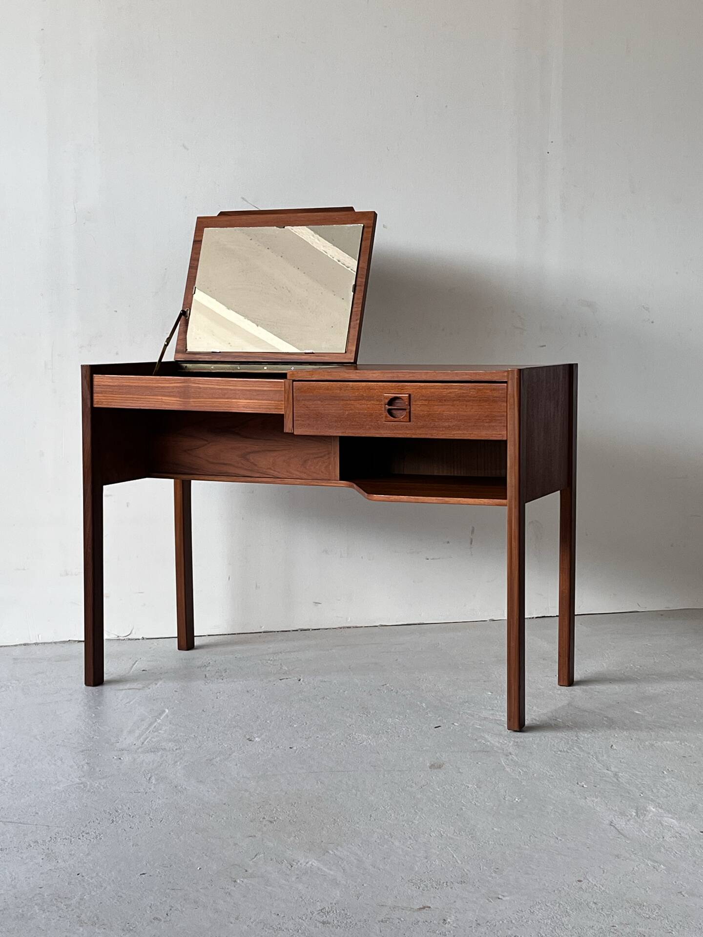 Coiffeuse en teck avec miroir par Arne Wahl-Iversen pour Ikea, années 1960.