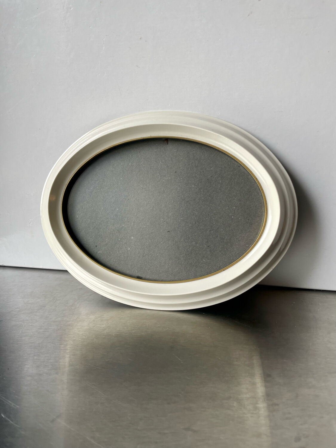 Oval bakelite vintage frame