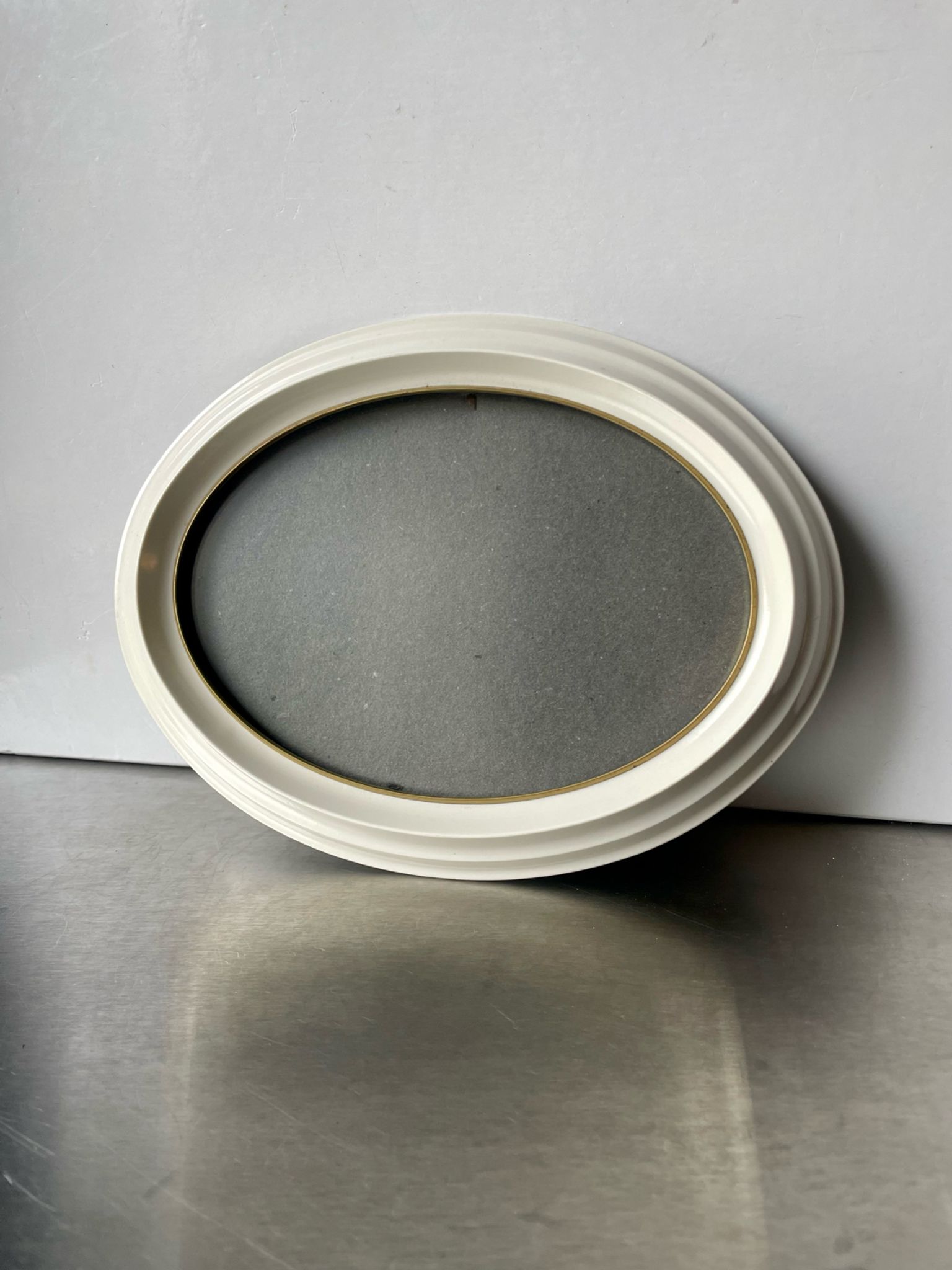 Oval bakelite vintage frame