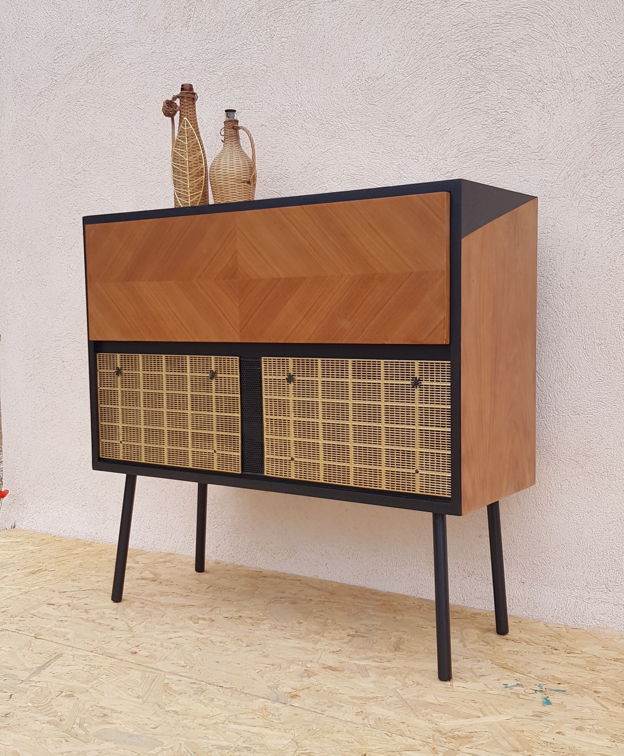 Vintage hifi radio cabinet the voice of his master