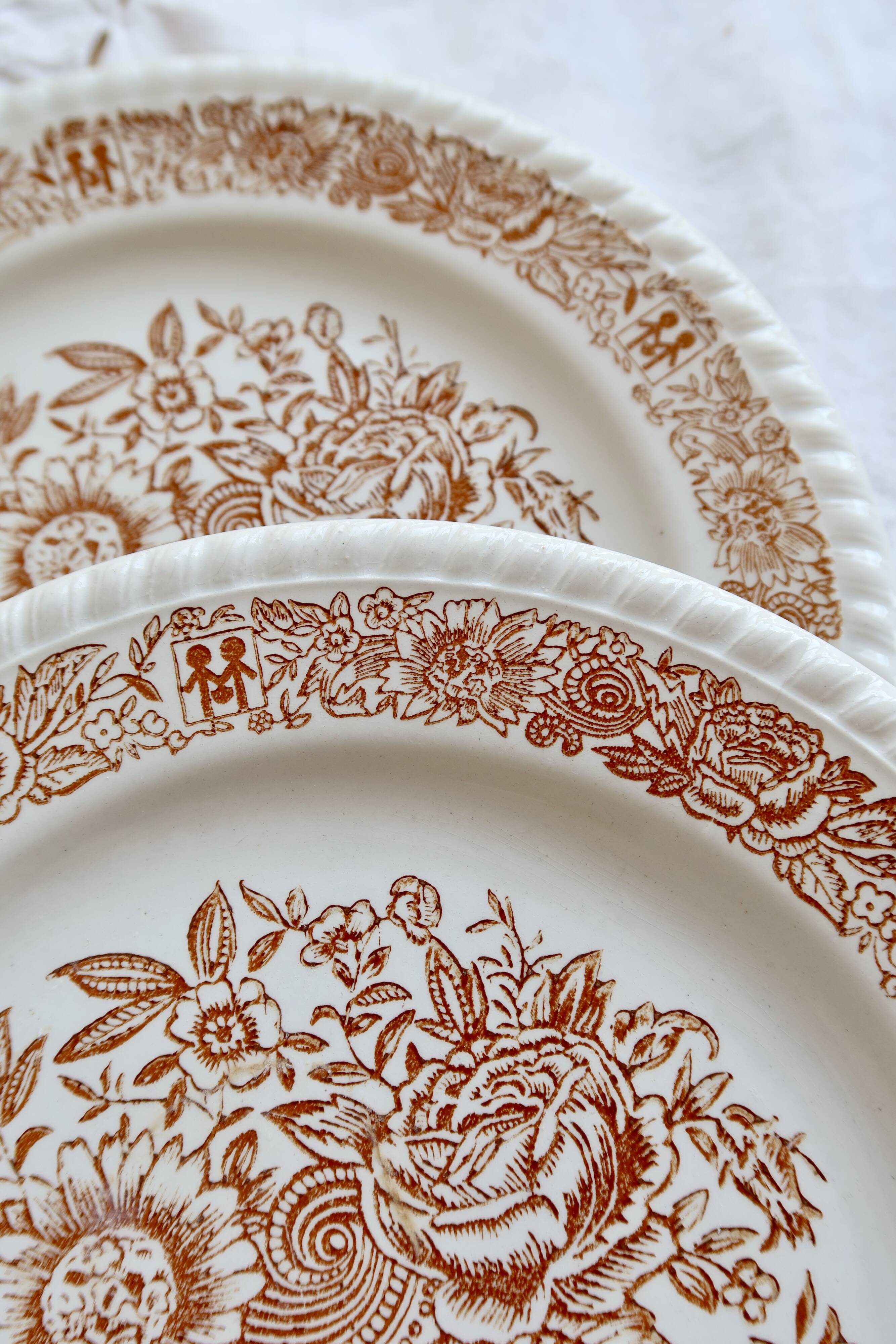 4 assiettes à dessert vintage fleuries – Codec – Décor brun rustique