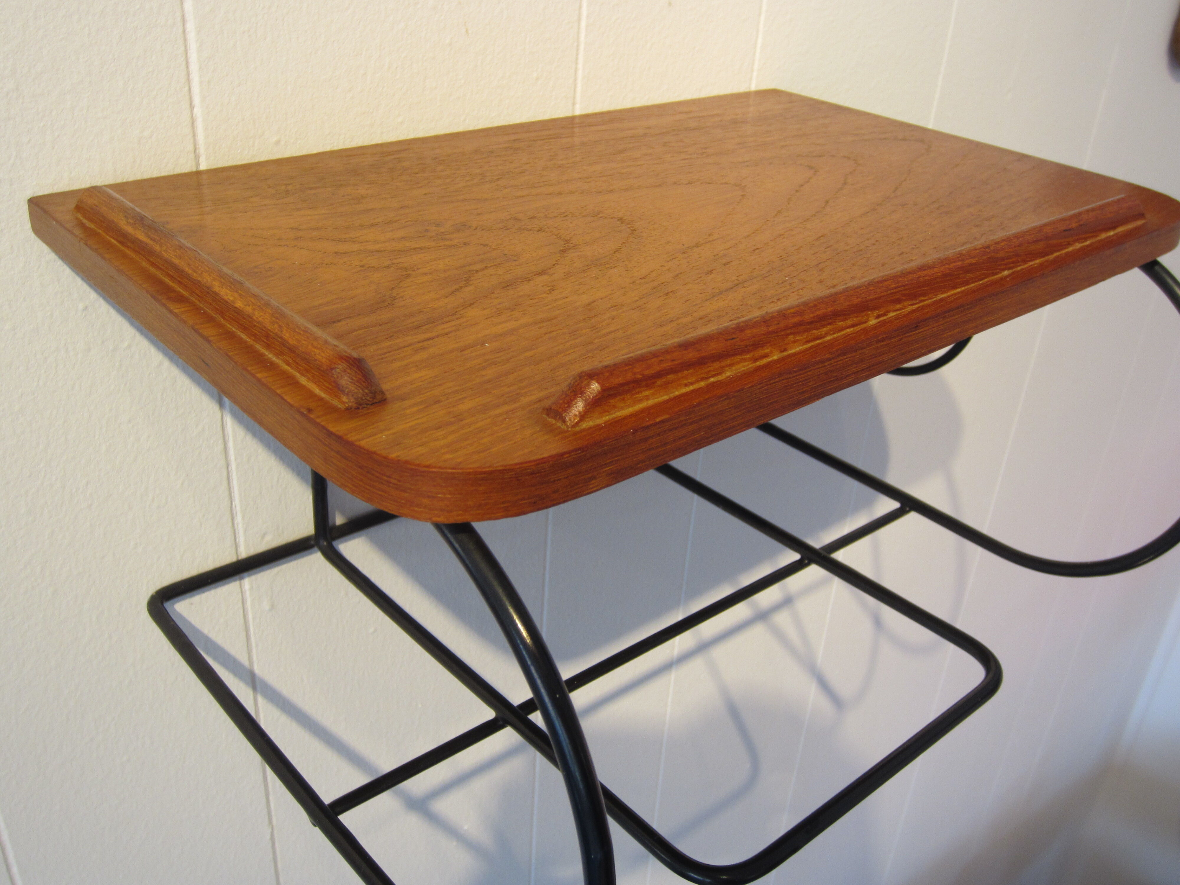 Scandinavian String type telephone wall shelf