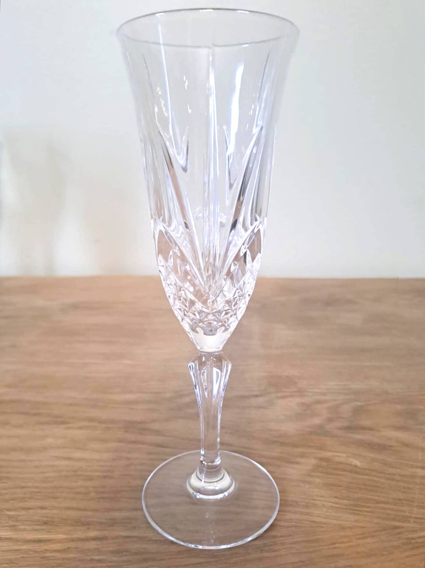 8 crystal champagne flutes