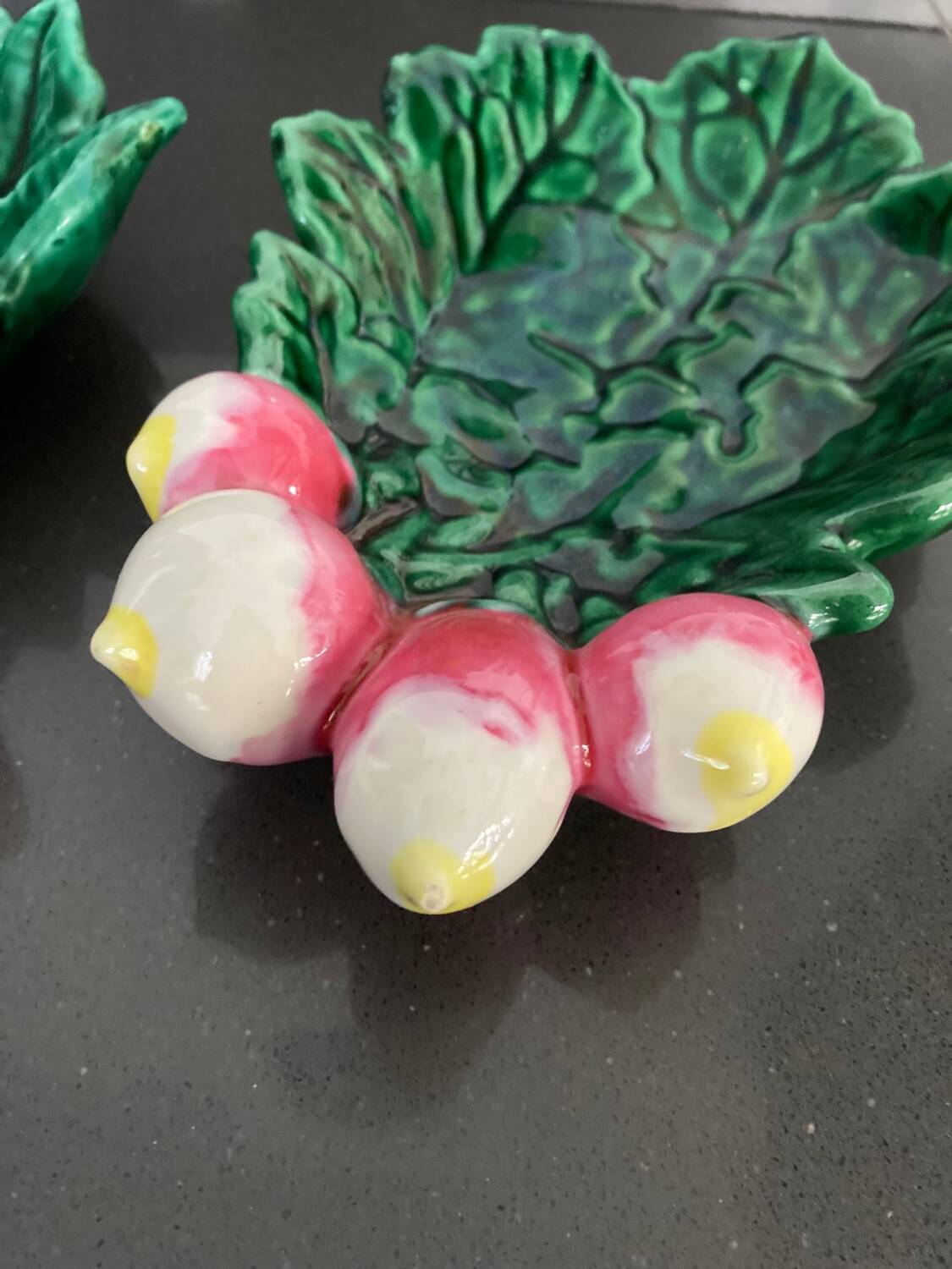 Pair of “Radis” barbotine dishes in Vallauris