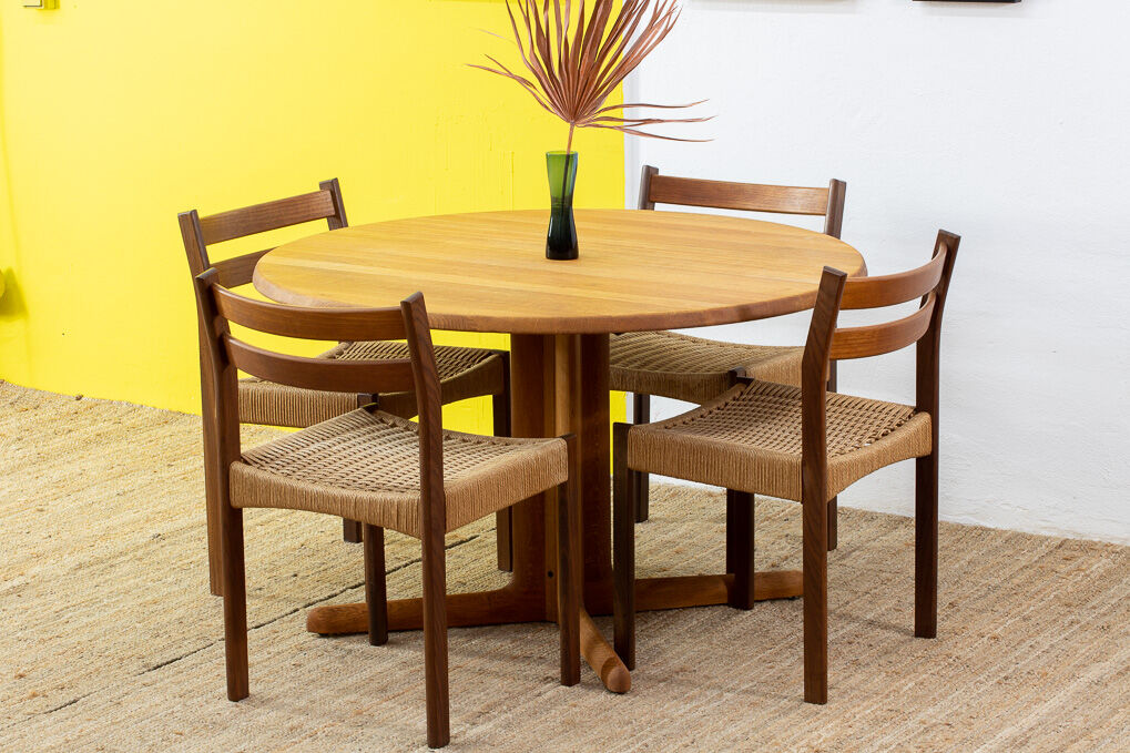 Vintage Scandinavian table Denmark – 115.5 cm