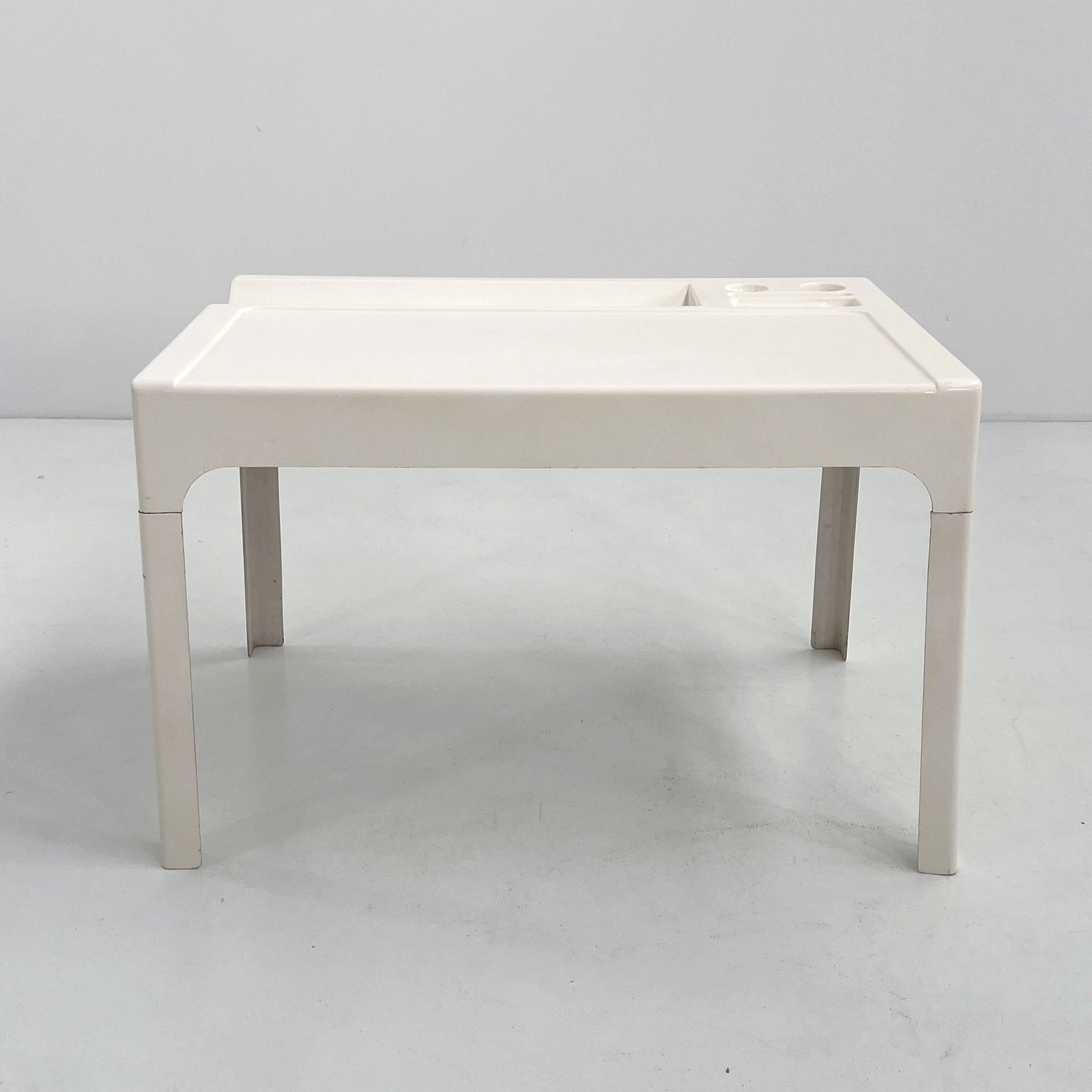 Ozoo fiberglass Space Age desk by Marc Berthier for D.A.N, 1960