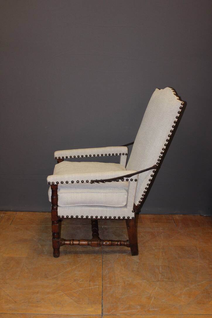 Louis xiv period rack armchair in walnut