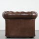 Fauteuil club Chesterfield en cuir de vachette marron de style anglais