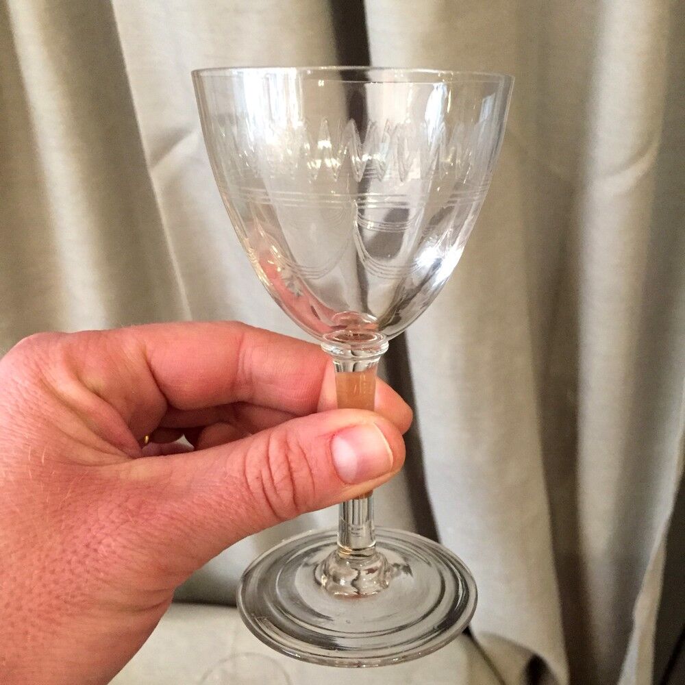 Suite of 4 glasses of port wine cooked in glass of the years 1930