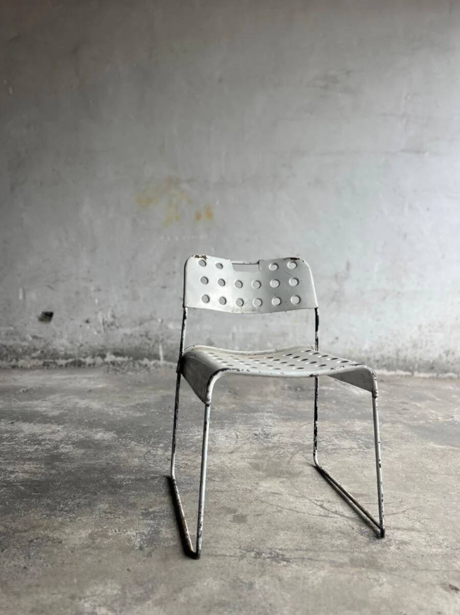 White Lacquered Steel Omstak Chair by Rodney Kinsman for Bieffeplast (1971) Industrial Sled Base