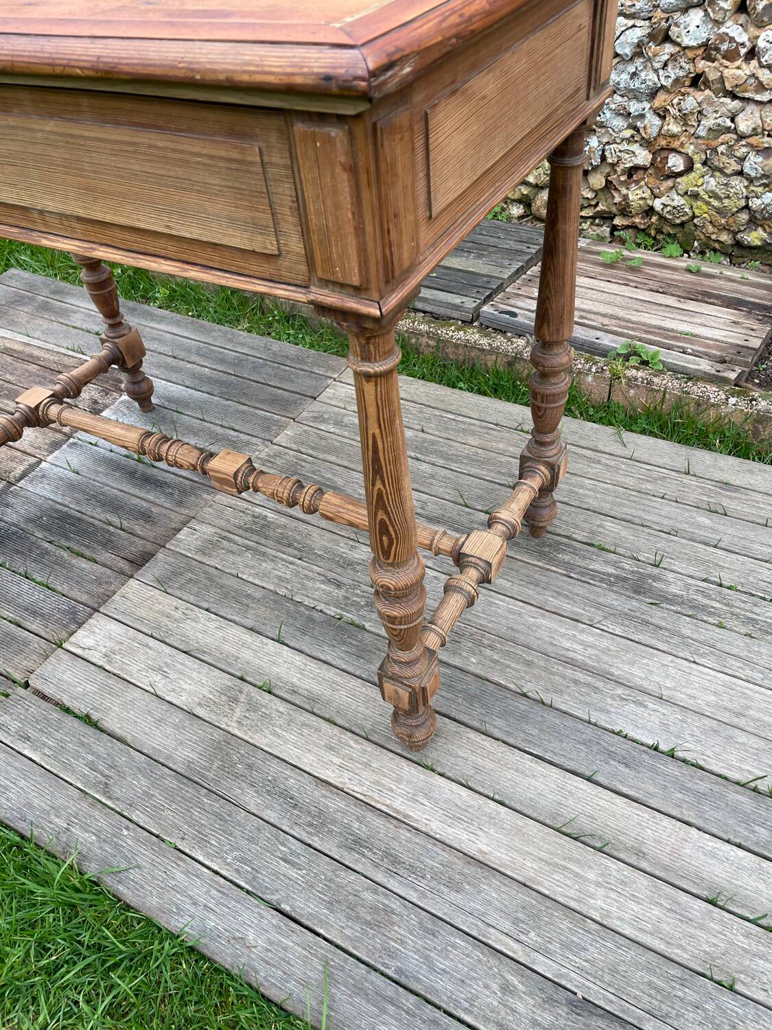 Small desk in pichepin 1900