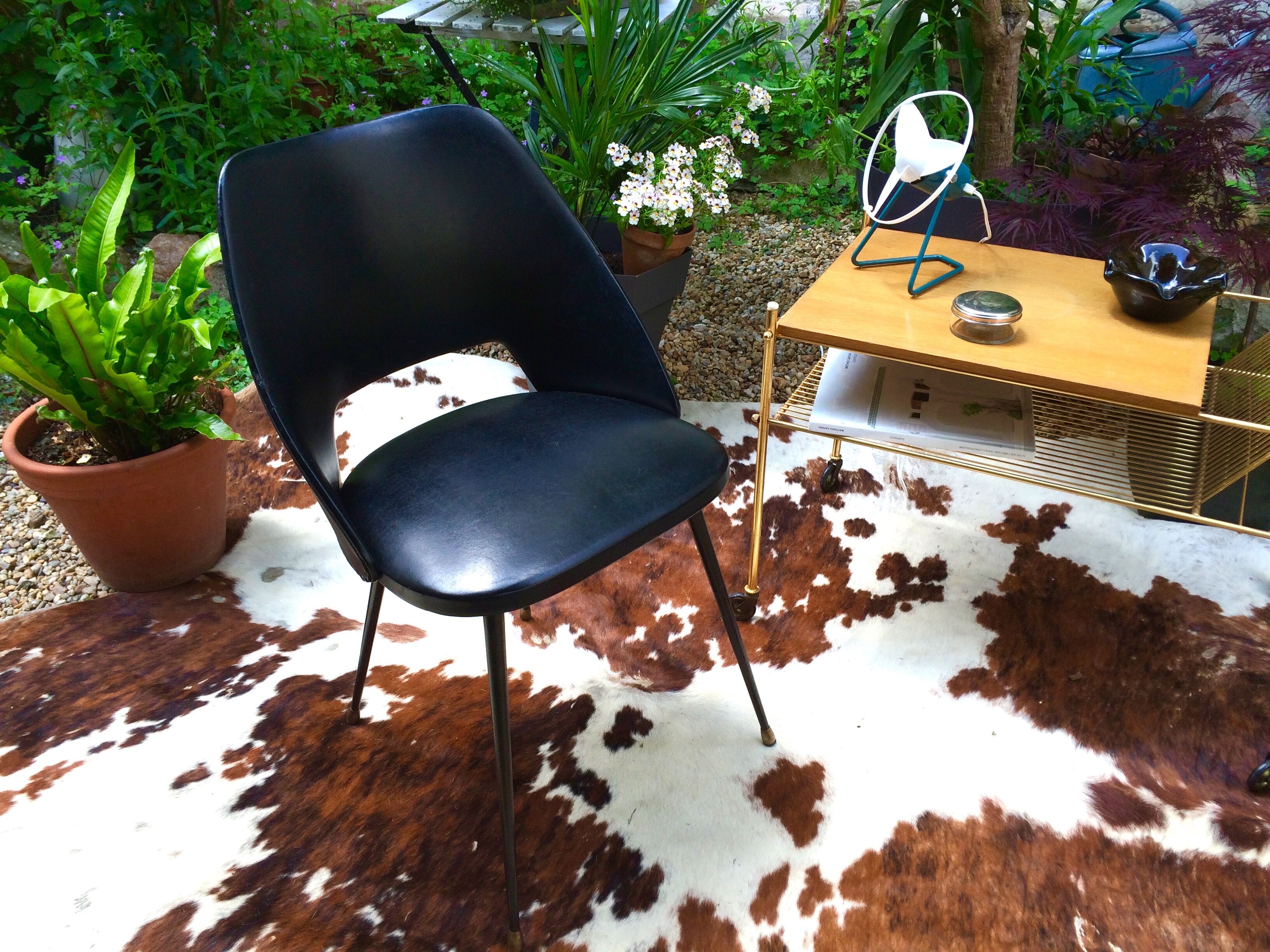 Chaise tulipe skaï noir des années 50