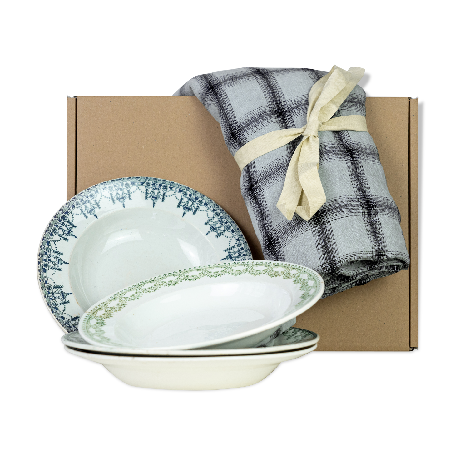 4 assiettes et 1 nappe — Les petits plats dans les grands #01