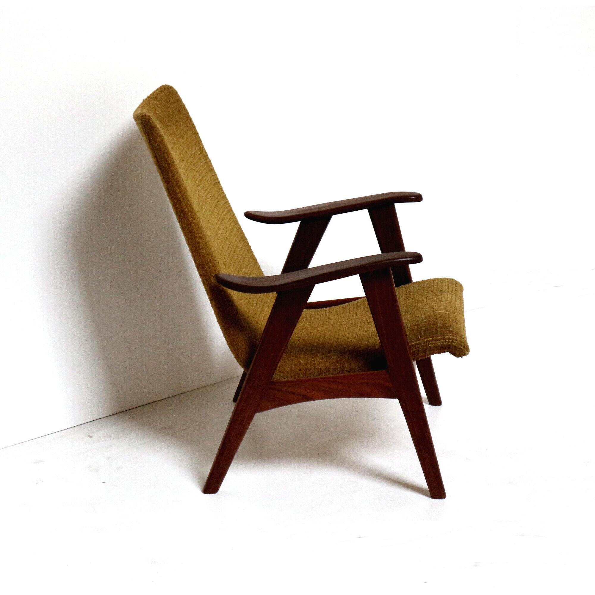 Vintage men’s armchair designed by Louis van Teeffelen for Wébé in the 1960s