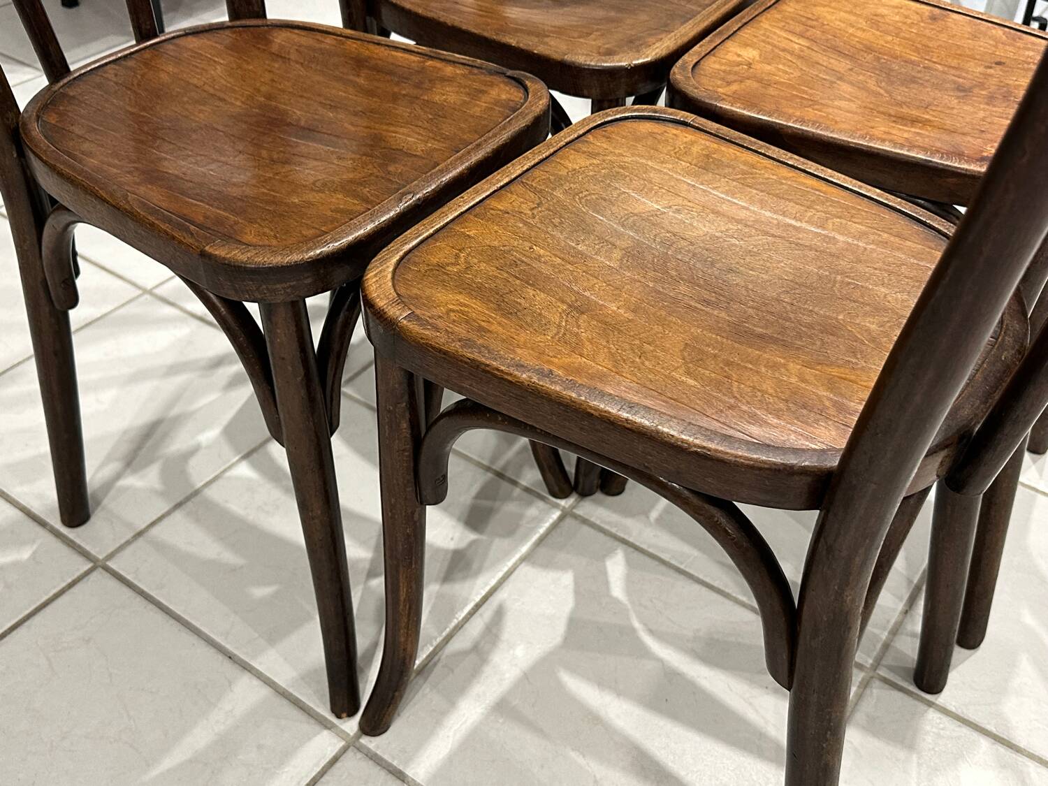 Suite de 4 chaises de Bistrot Baumann années 1930