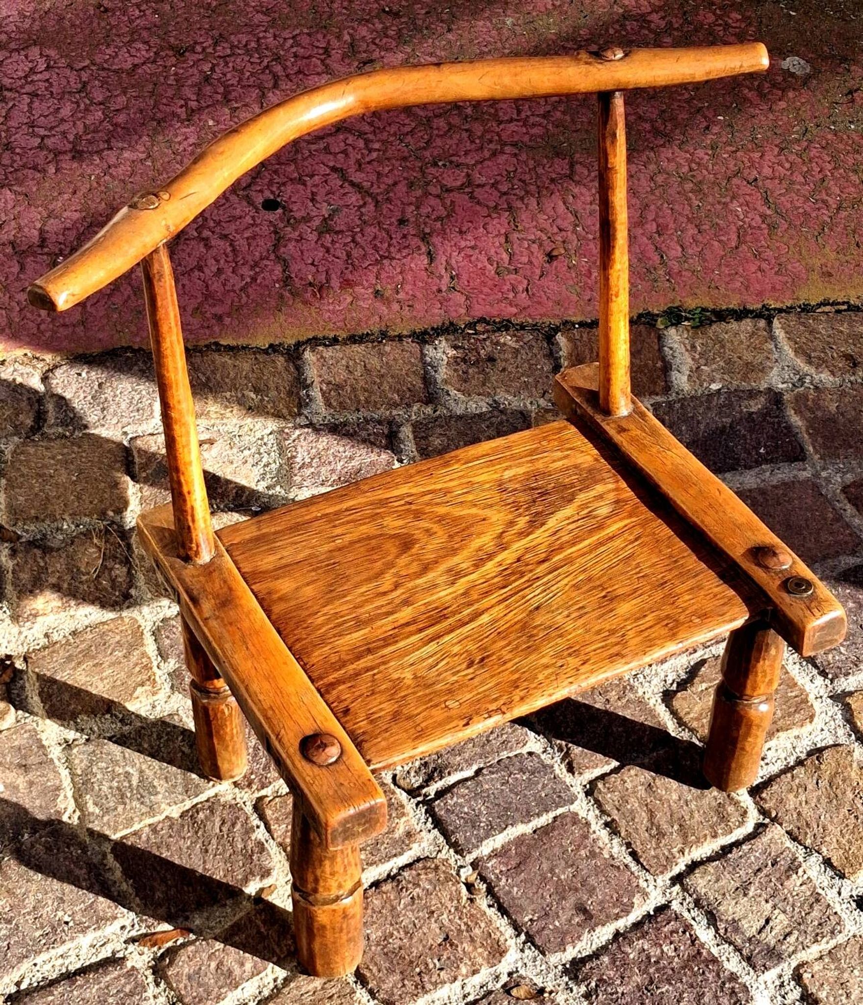 Authentic chair of the Baoulé chief, Côte d'Ivoire, Africa, raw art.