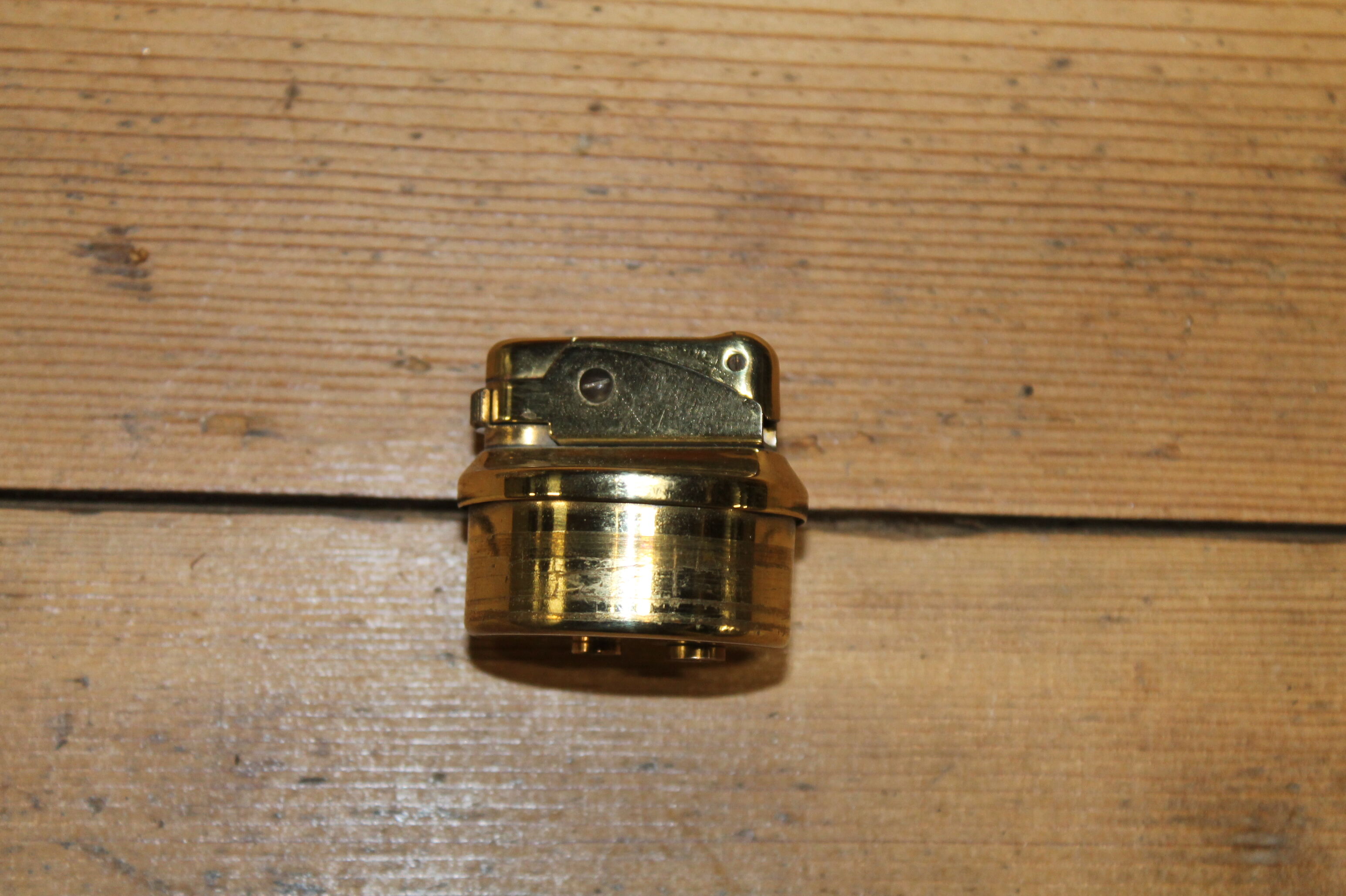 Crystal table lighter