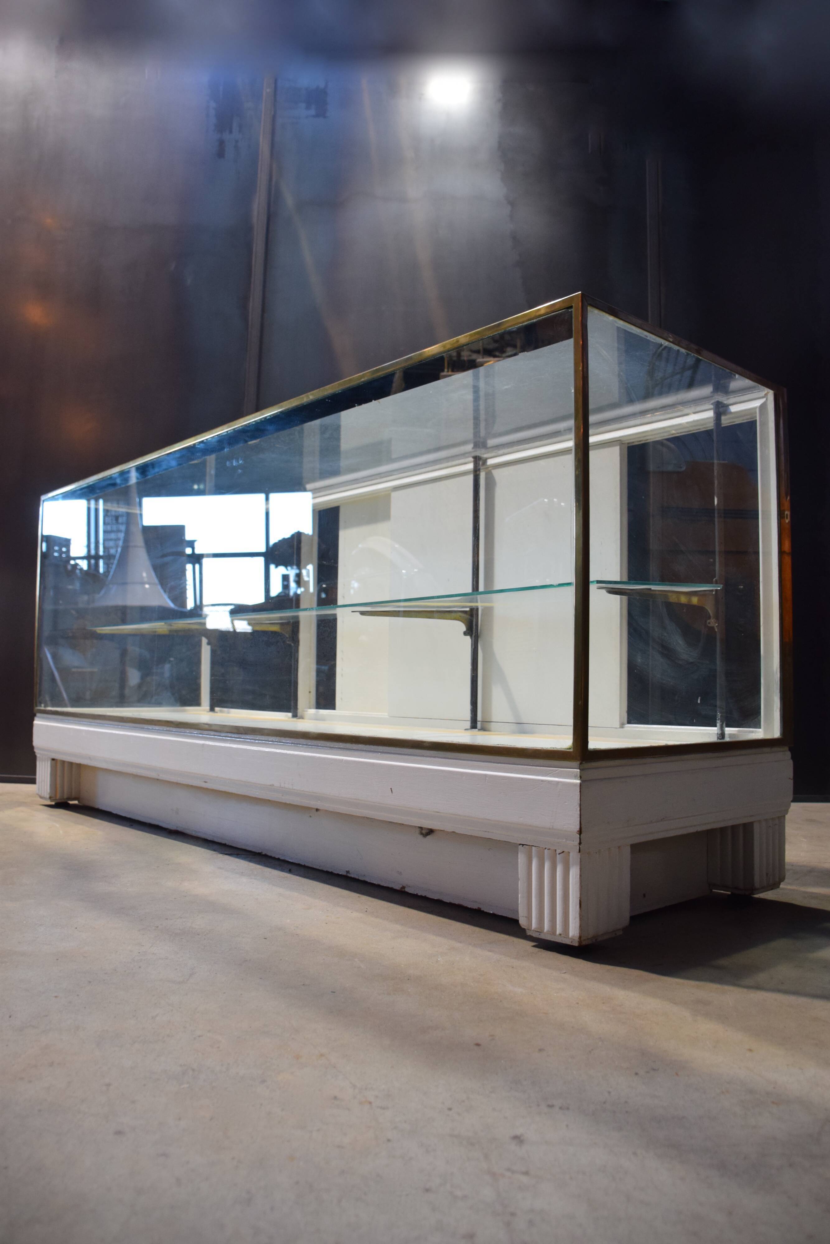 Display cabinet - 1920s