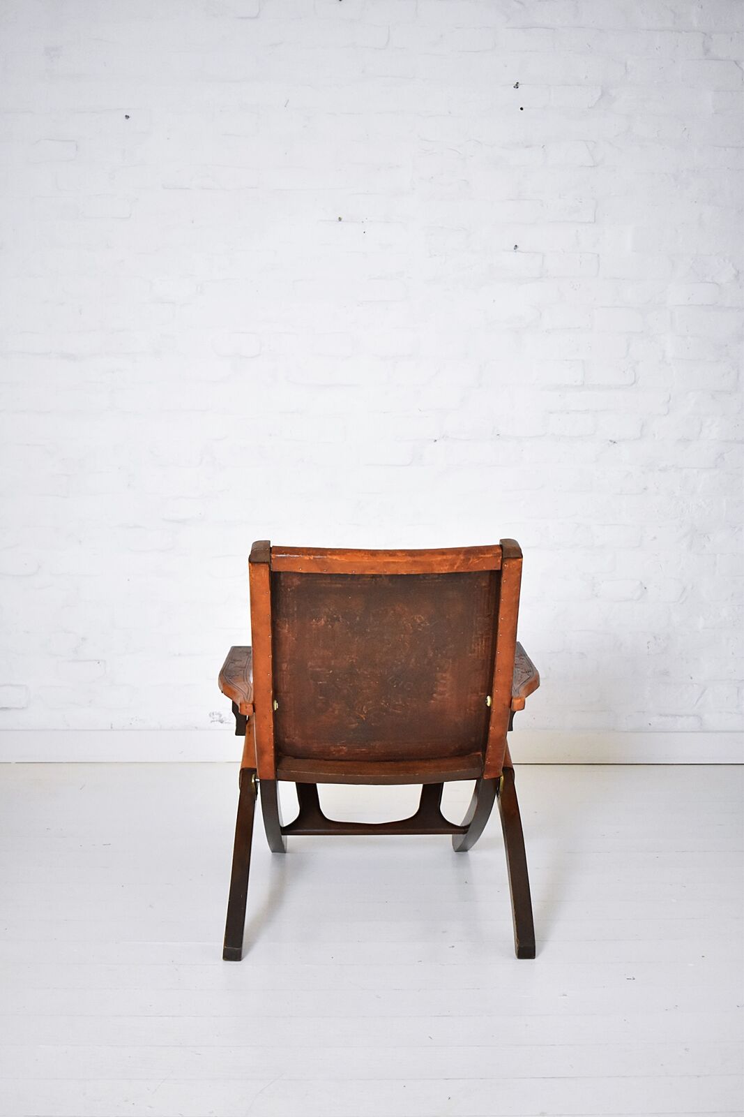 Ecuadorian wood and leather folding chair by Angel Pazmino