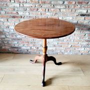English table with a tilting top, 19th century.