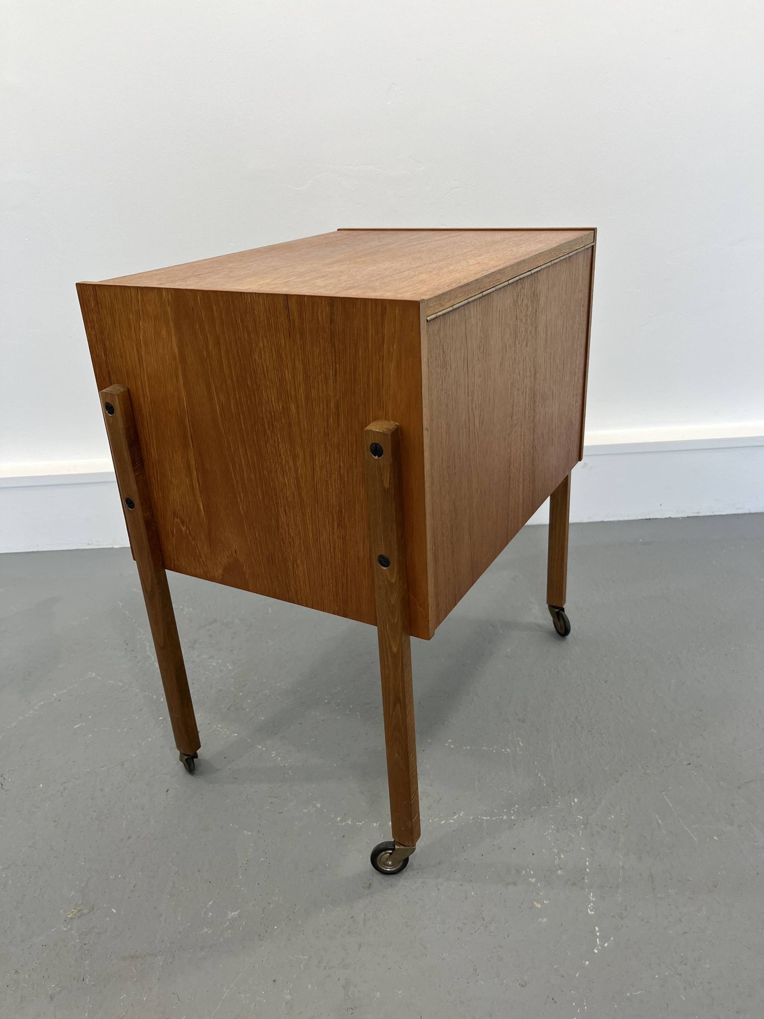 Travailleuse en bois collection de cornes années 1960 scandinaves