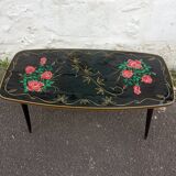Vintage coffee table floral pattern
