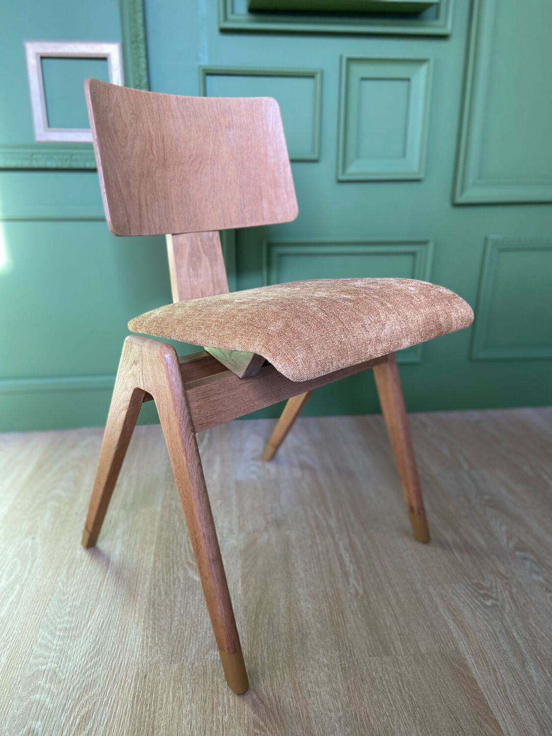 Robin Day Chair