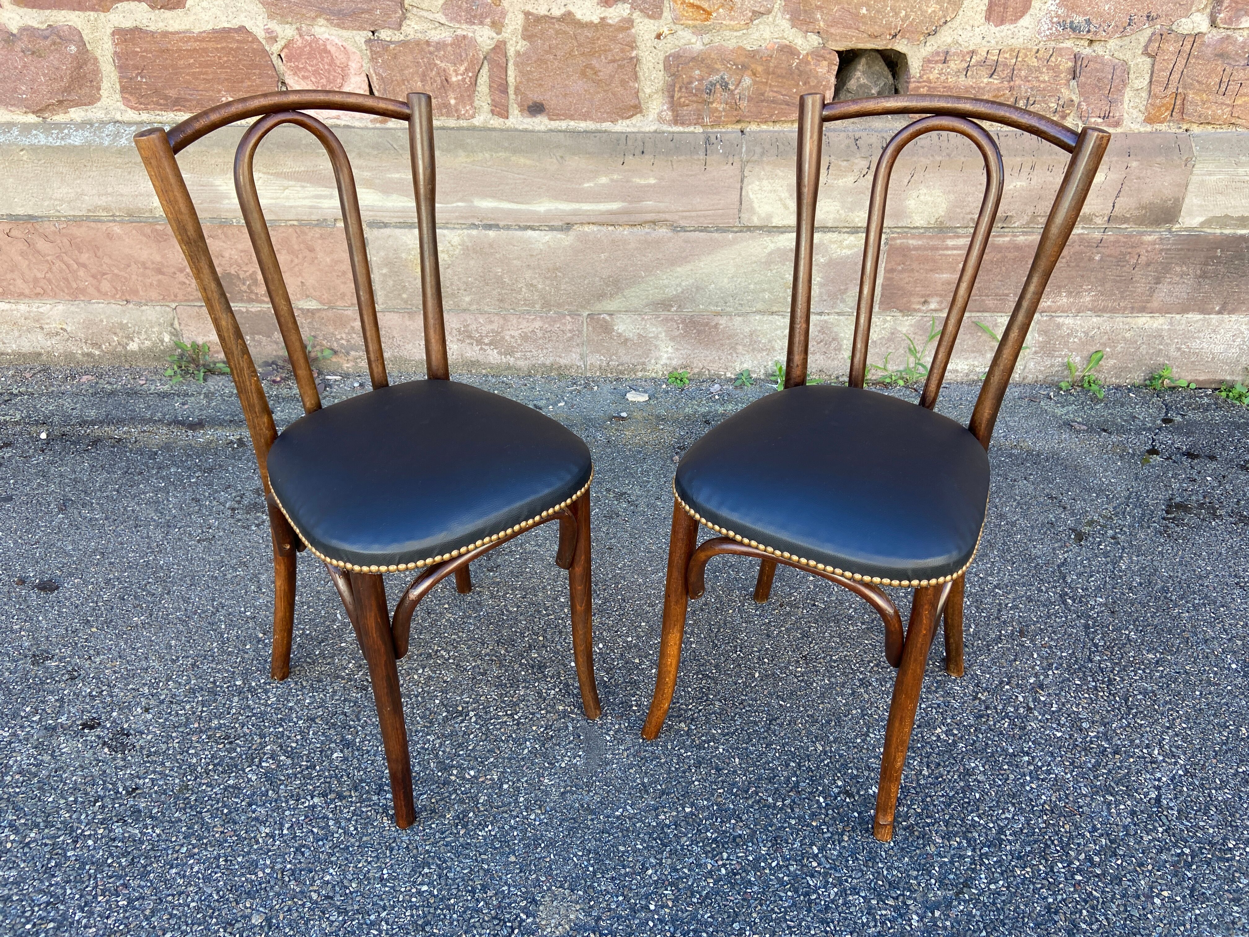 2 Restaurant chairs bent wood imitation vintage leather French bistro