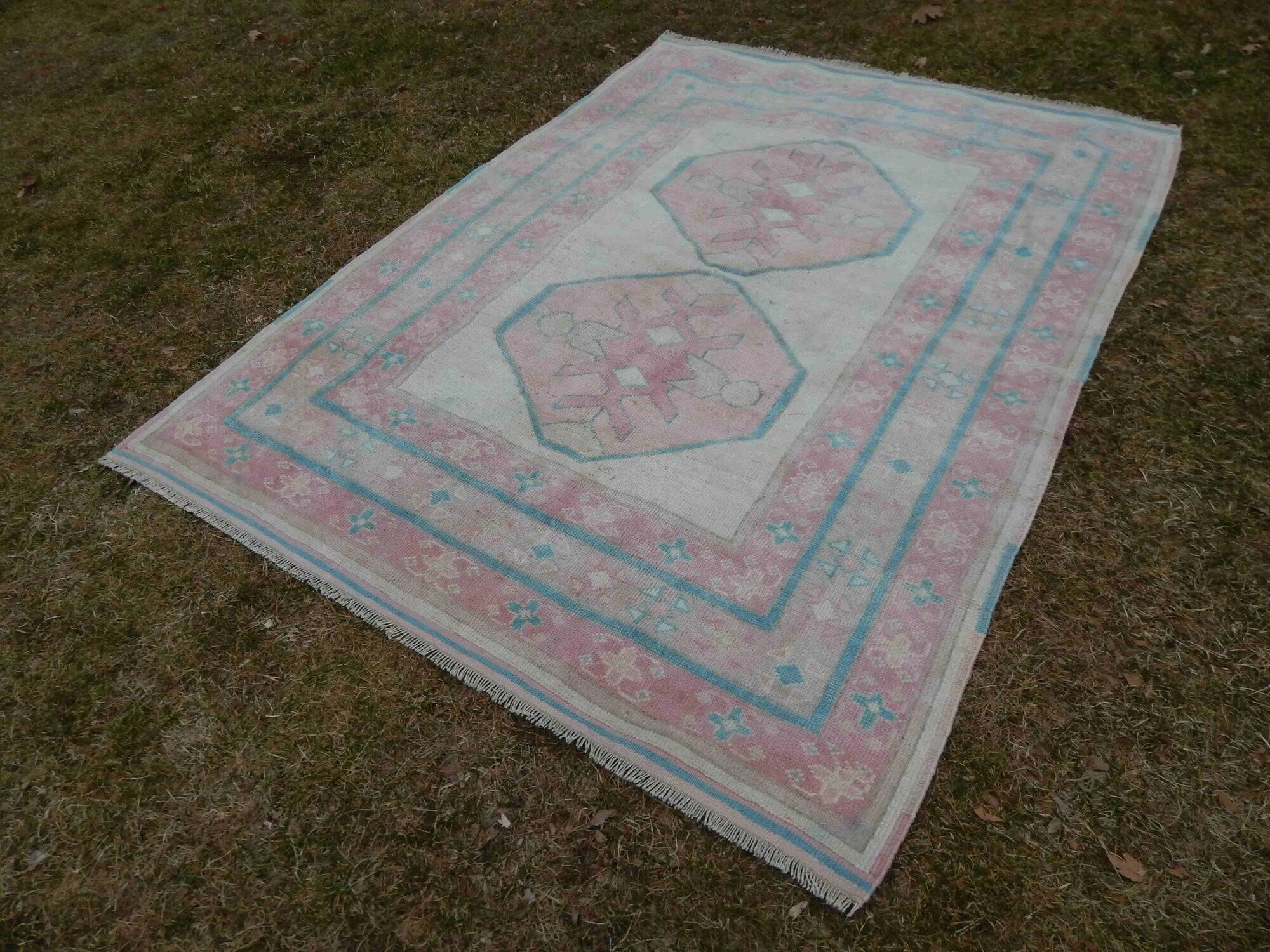Vintage Turkish handmade rug 151x205 cm