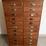 Ancien meuble de métier d'apothicaire en bois vintage 24 tiroirs.