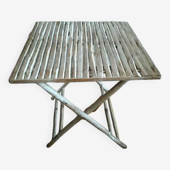 Very original bamboo folding table