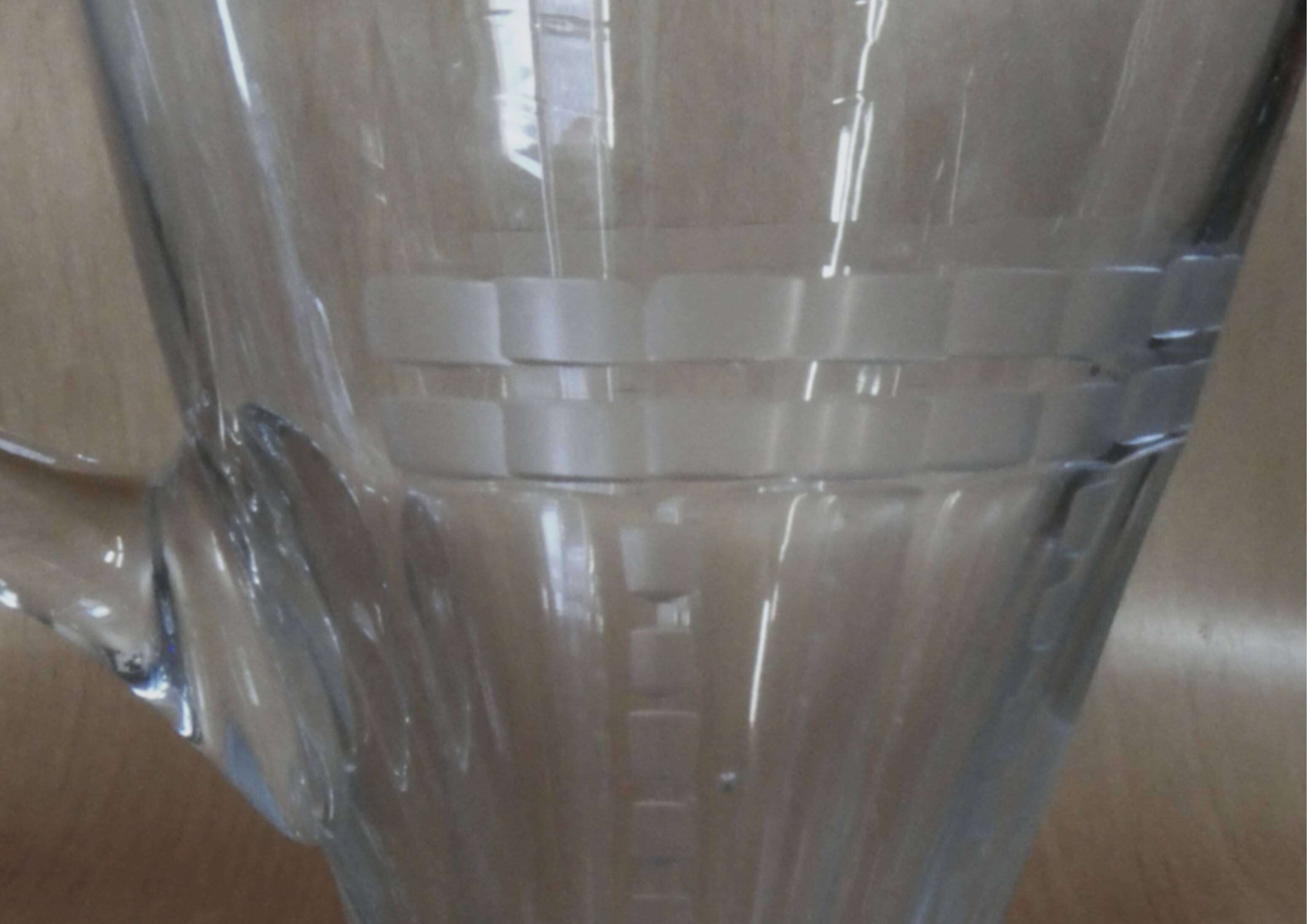 Aiguière Art déco en cristal, élégante et raffinée, au design géométrique