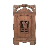 Wardrobe bird décor