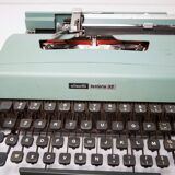 Typewriter olivetti lettera 32