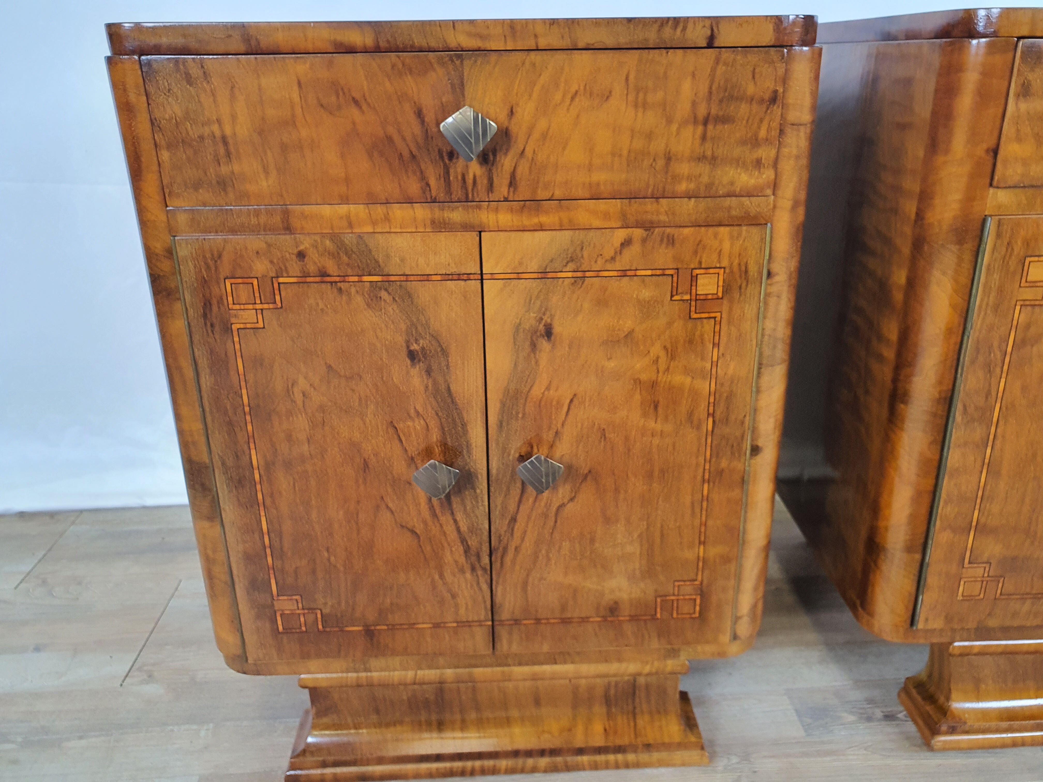 Art Decò Bedsides in Walnut