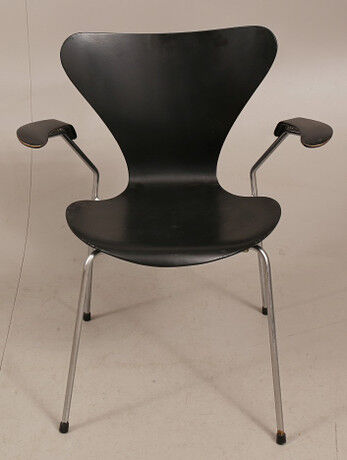 Black lacquered wooden chair by Arne Jacobsen for Fritz Hansen year 50 model SJUAN