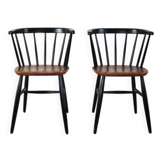 Paire de chaises scandinaves dans le goût de Tapiovaara, 1960
