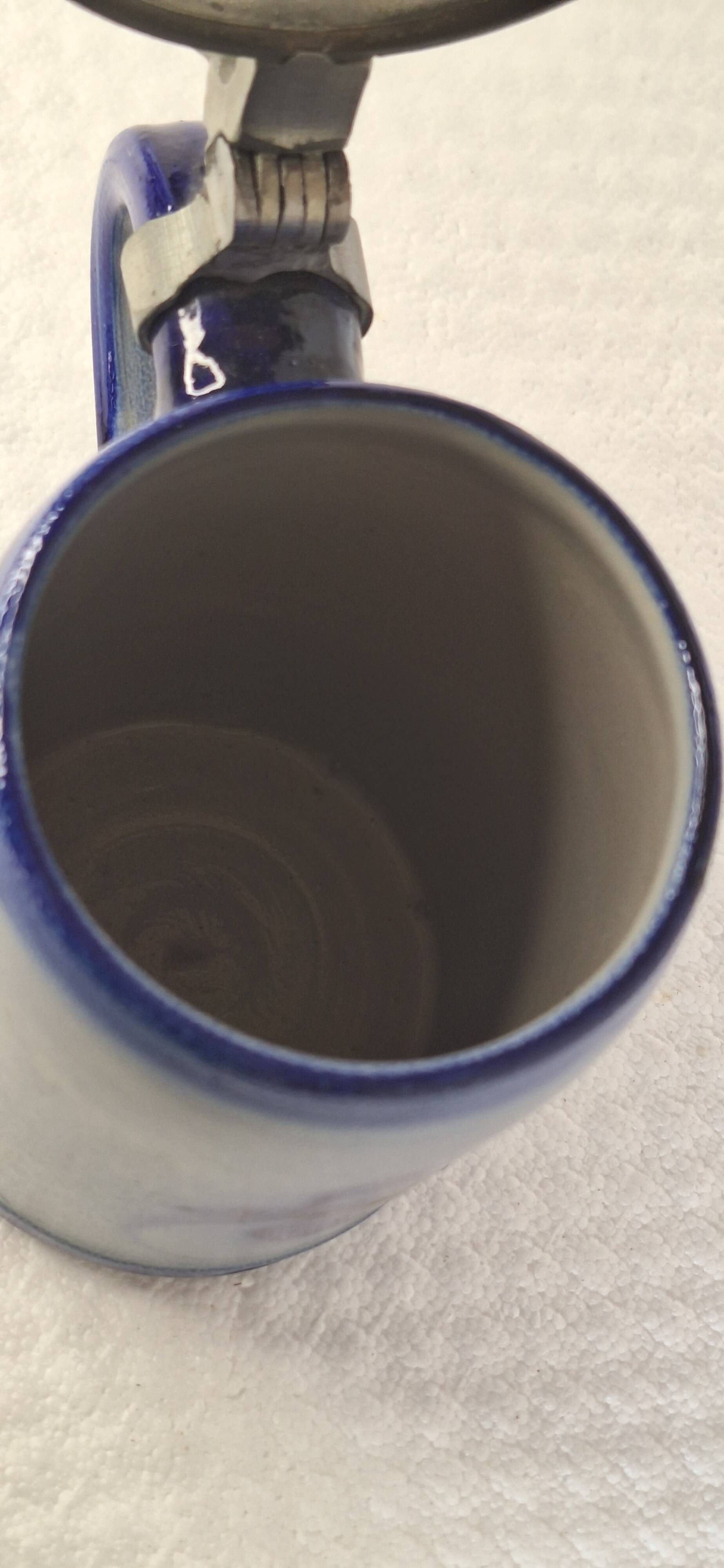 Beer mug with pure pewter lid