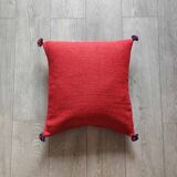 Coussin berbère rouge à pompon en coton