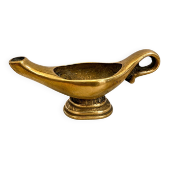 Brass catch-all / ashtray – vintage Aladdin lamp shape